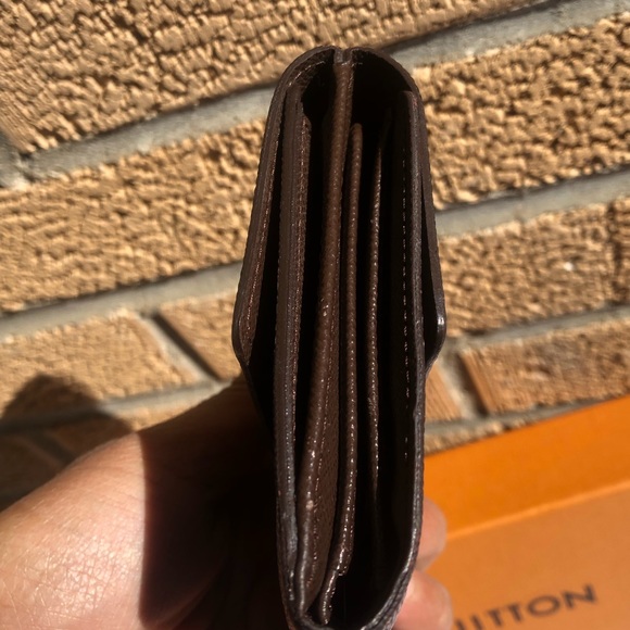 Authentic Louis Vuitton Bi-fold with coin wallet DE - Picture 5 of 13